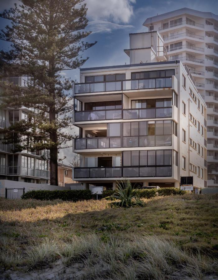 Absolutly Beachfront Surfers Paradise, Pure Shores! *