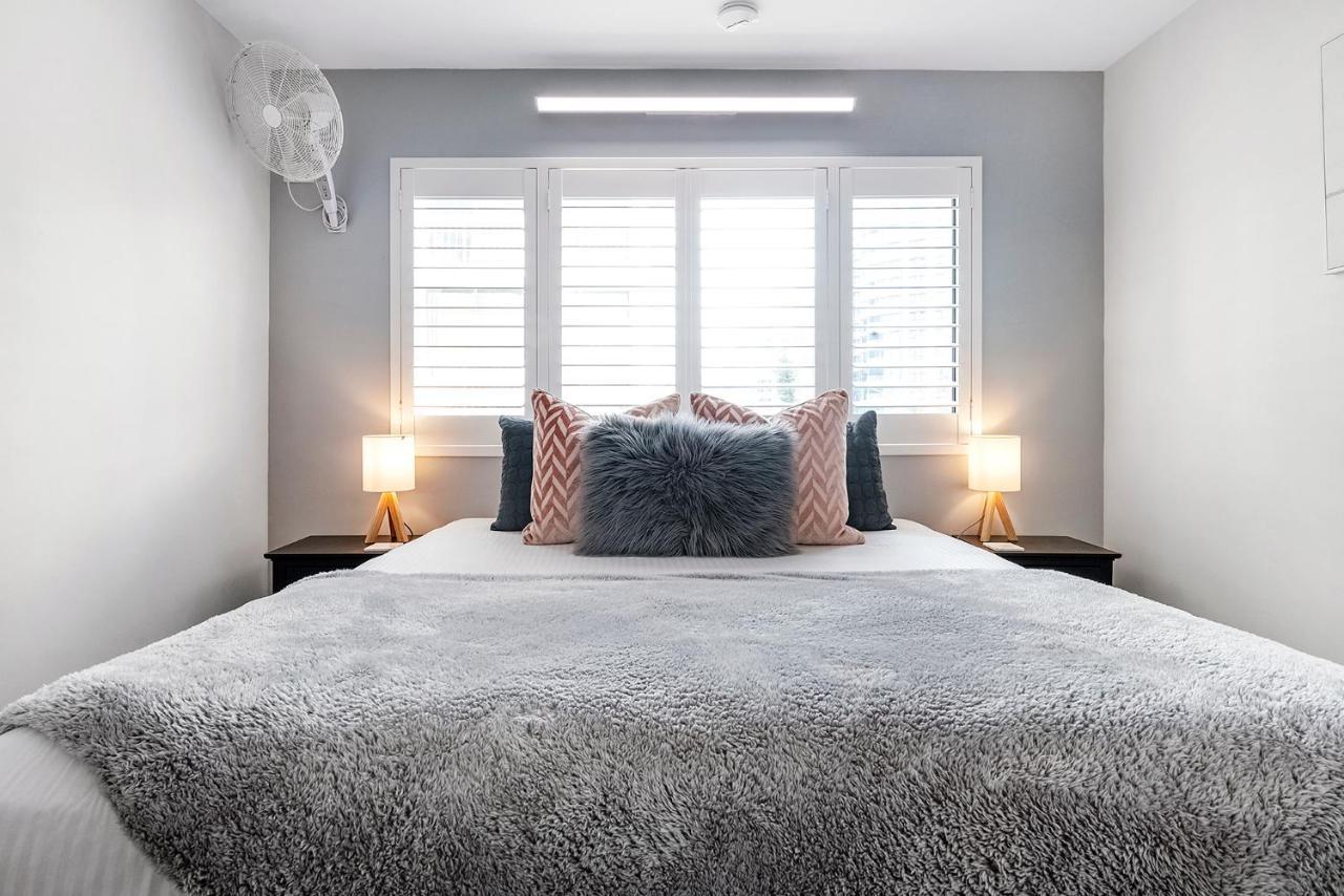 Apartment Absolutly Beachfront Surfers Paradise, Pure Shores! *