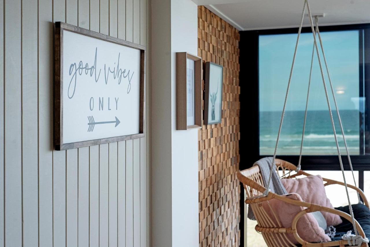 Absolutly Beachfront Surfers Paradise, Pure Shores! Apartment