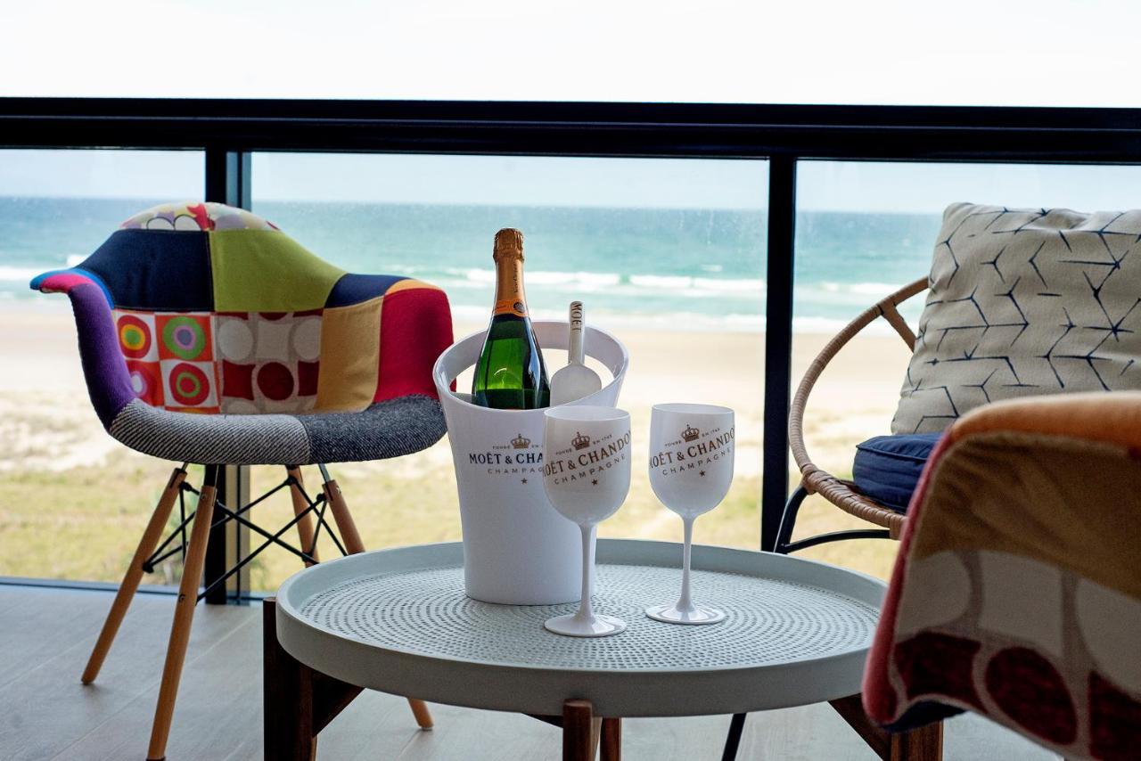 Apartment Absolutly Beachfront Surfers Paradise, Pure Shores! Gold Coast