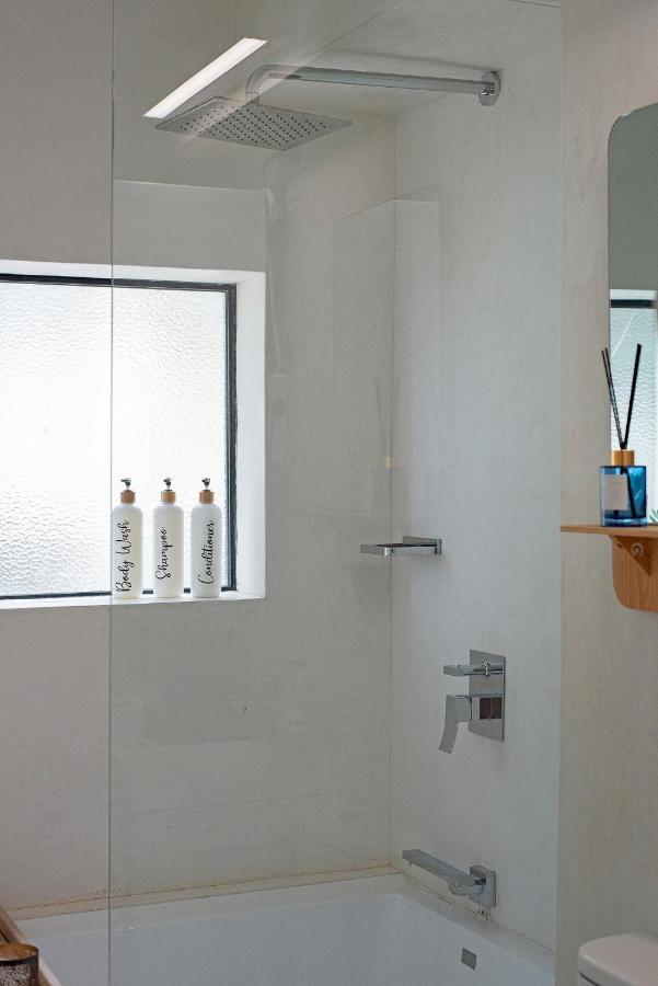 Apartment Absolutly Beachfront Surfers Paradise, Pure Shores!