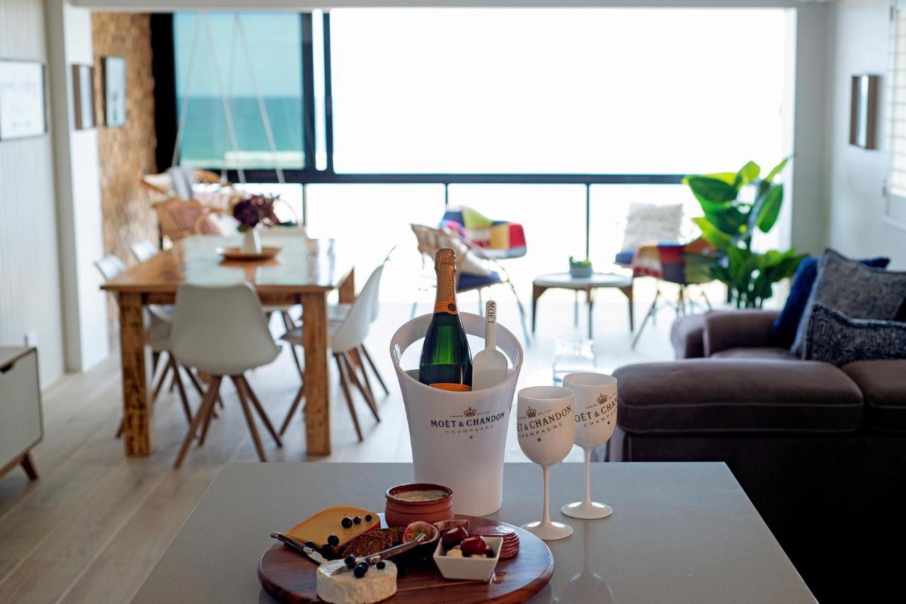Absolutly Beachfront Surfers Paradise, Pure Shores! Apartment