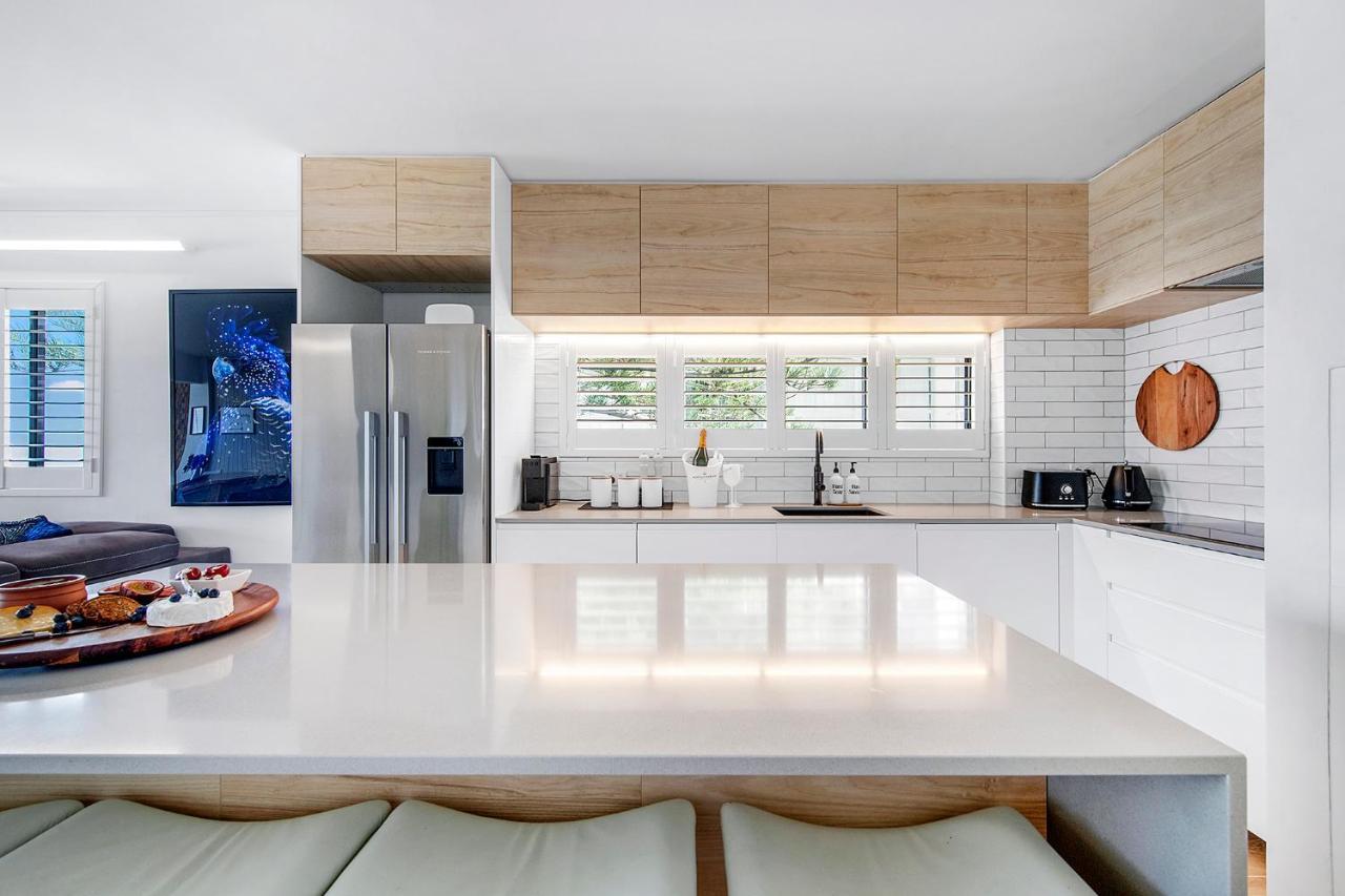 Absolutly Beachfront Surfers Paradise, Pure Shores! Apartment *